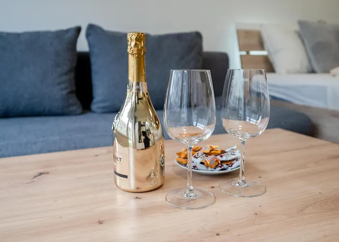 Garden Near Metro Kolbenova * Prag